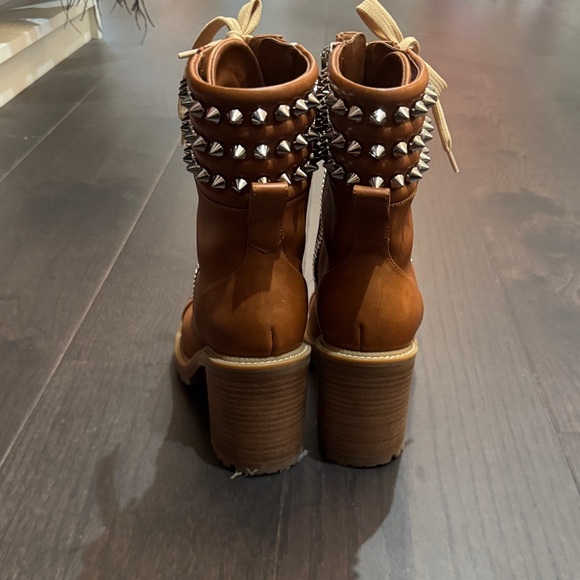 Christian Louboutin Tan Lace-Up Boots - Picture 3 of 12